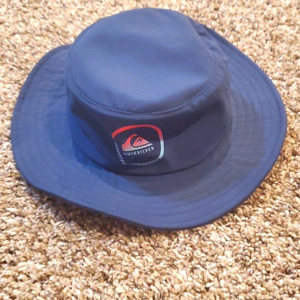 NWOT Kids Quiksilver Bucket Hat Size 50CM